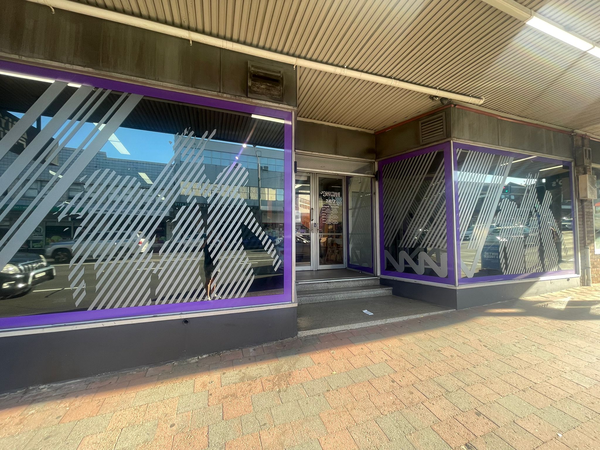 Window tinting service